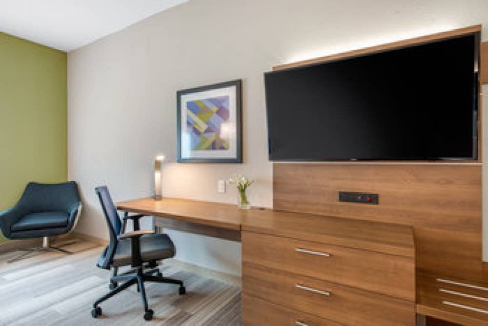 Holiday Inn Express & Suites RUSKIN - SUN CITY 7