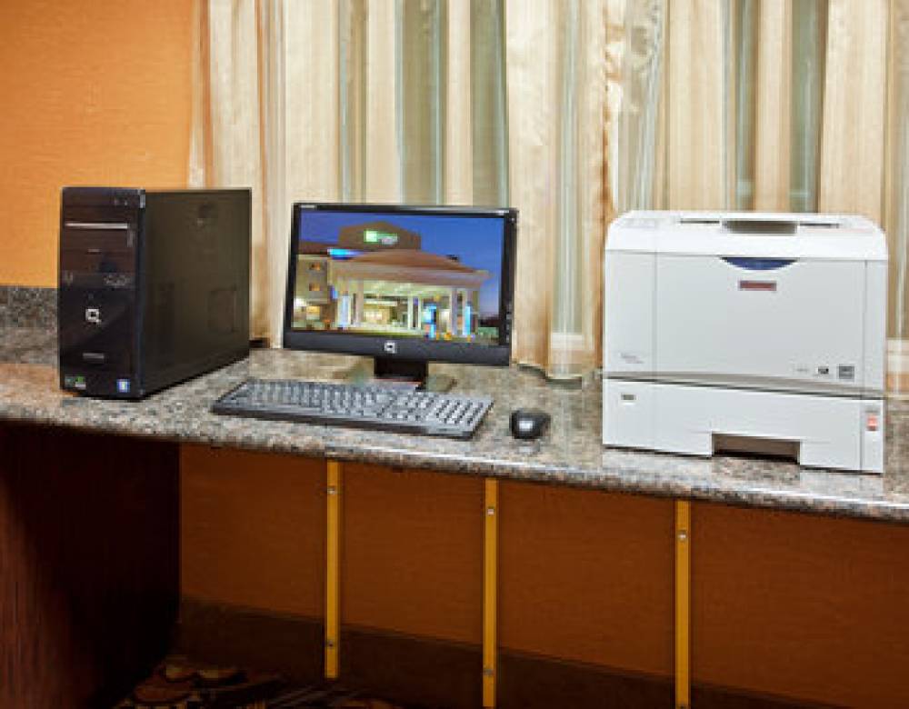 Holiday Inn Express & Suites SACRAMENTO NE CAL EXPO 10