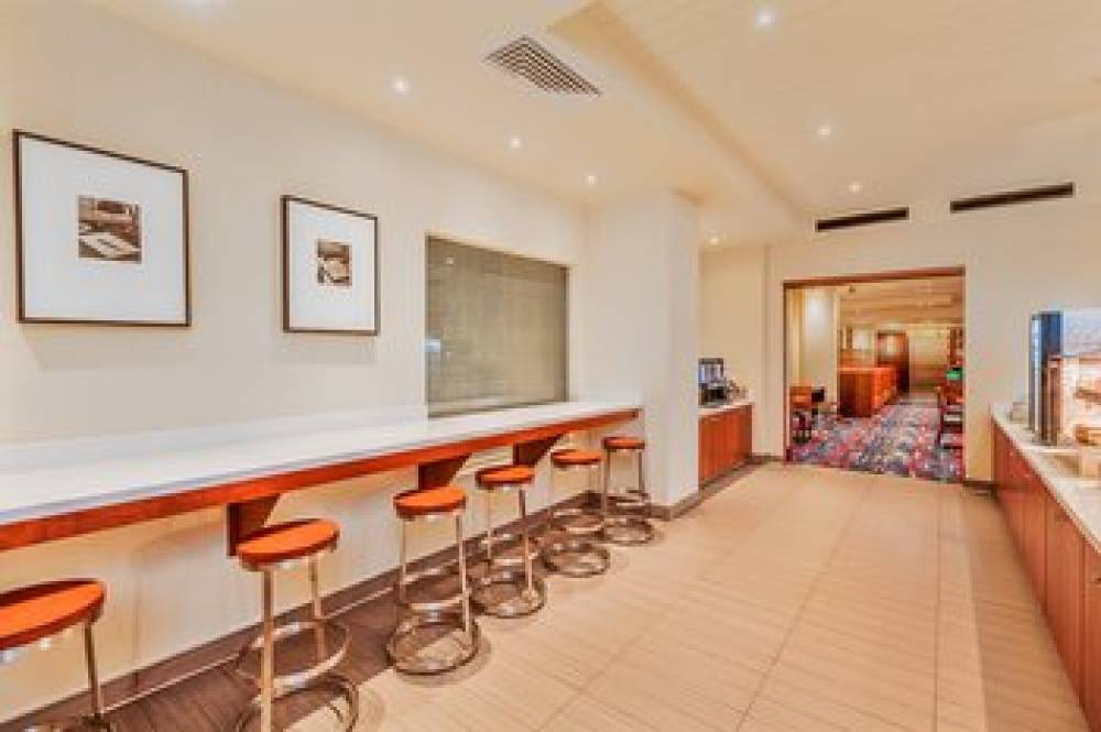 HOLIDAY INN EXPRESS & SUITES SAN FR 2