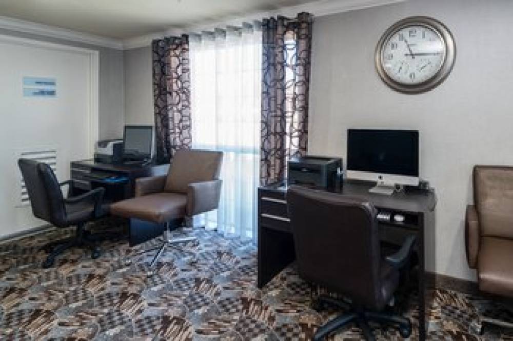 Holiday Inn Express & Suites SANTA CLARA 5
