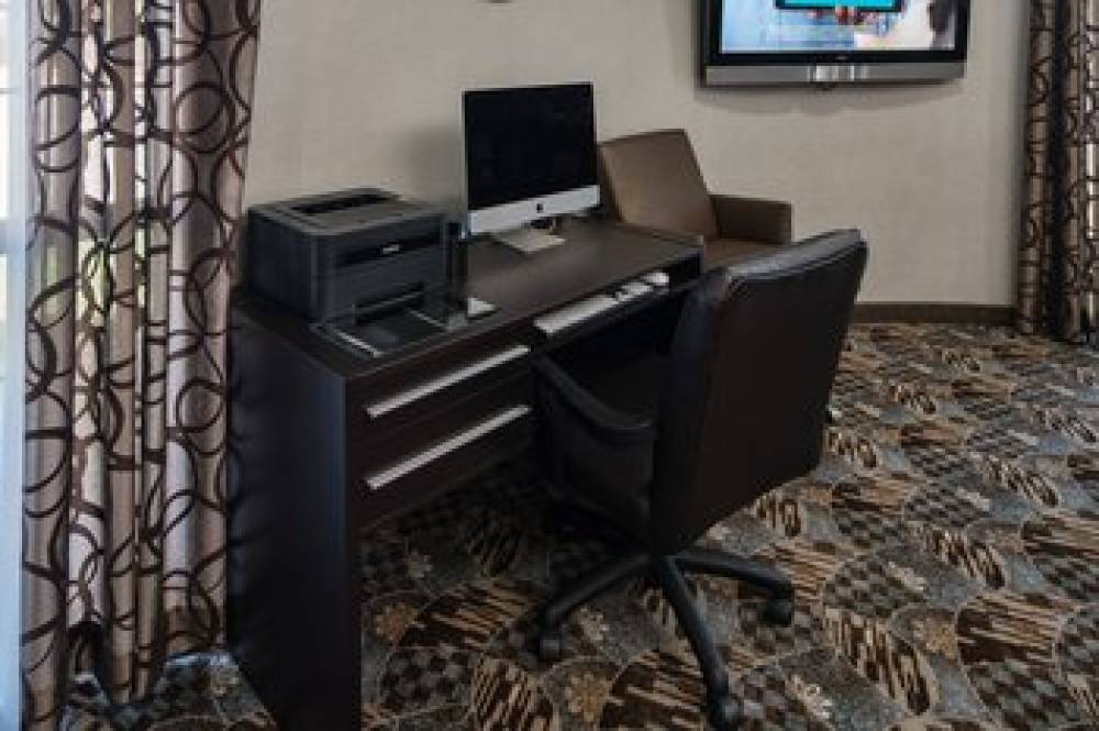 Holiday Inn Express & Suites SANTA CLARA 6