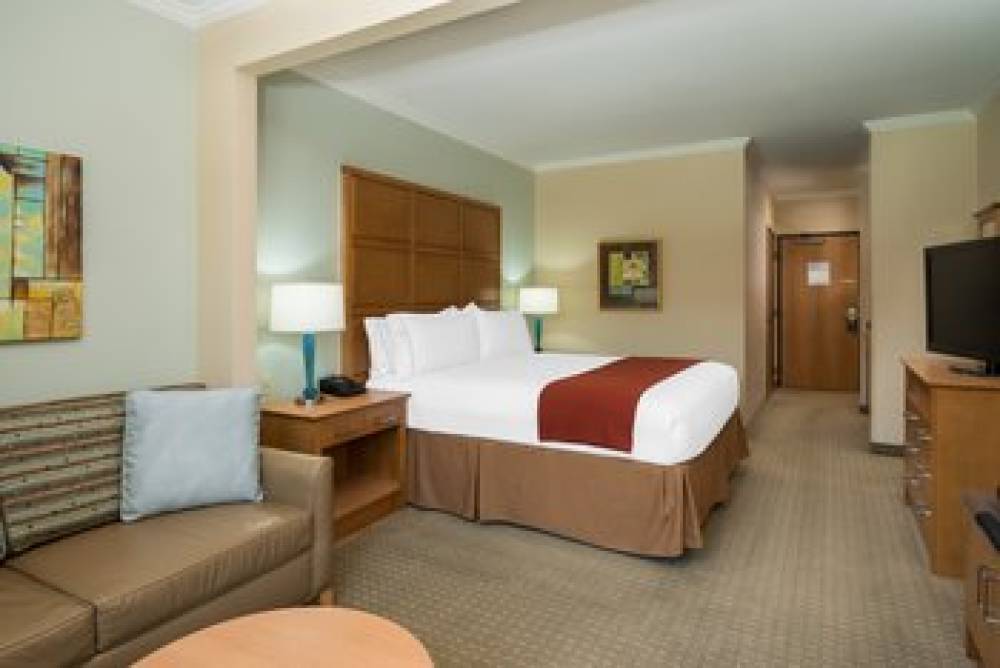 Holiday Inn Express & Suites SANTA CLARA - SILICON VALLEY 2