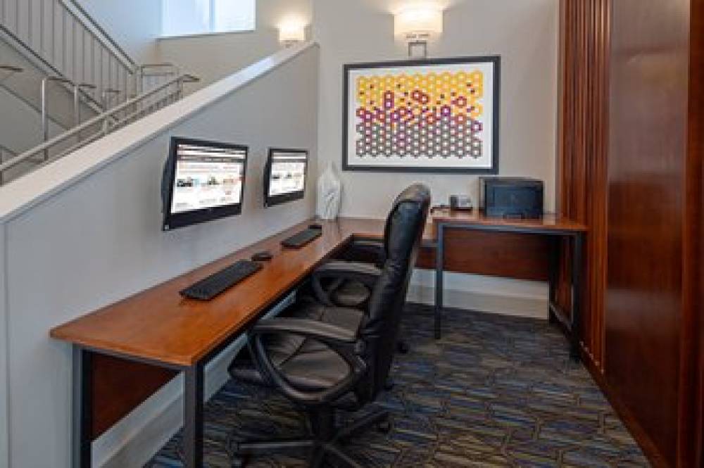 Holiday Inn Express & Suites SEATTLE-SEA-TAC AIRPORT 5