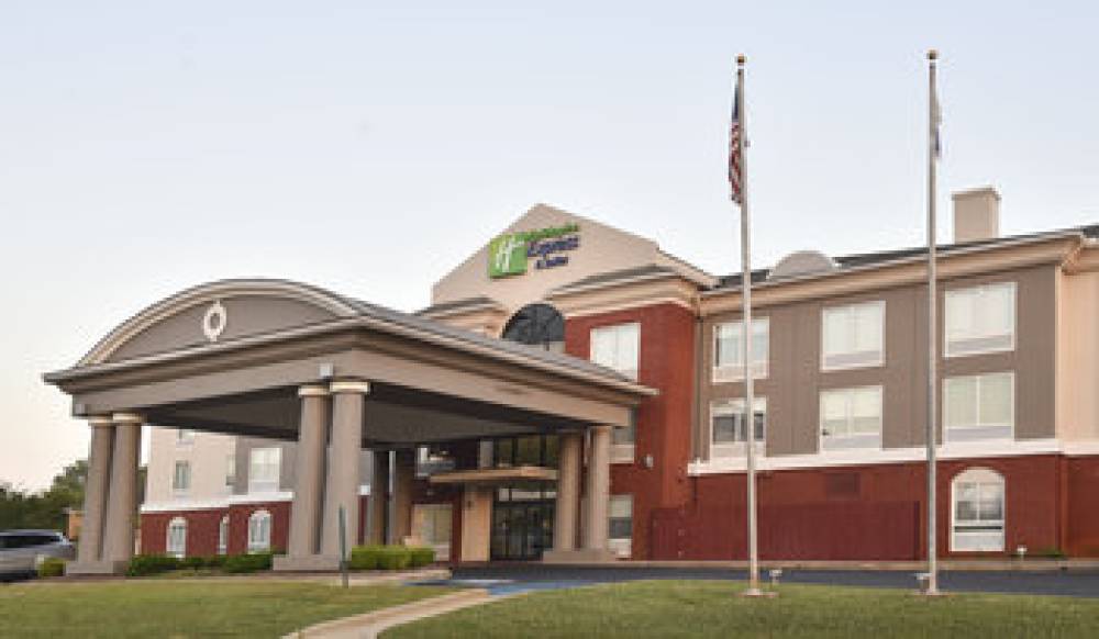 Holiday Inn Express & Suites Selma