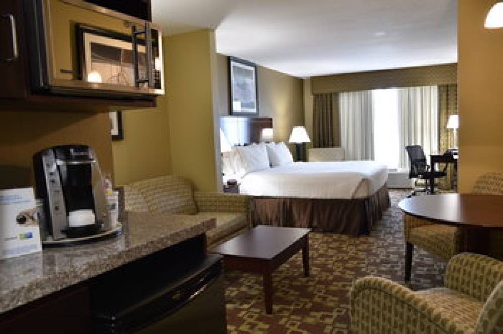 Holiday Inn Express & Suites ST CHARLES 8