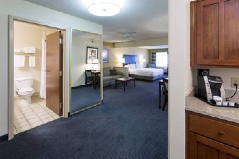 Holiday Inn Express & Suites ST. JOSEPH 9