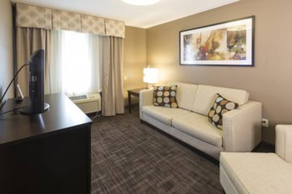 Holiday Inn Express & Suites ST. JOSEPH 10
