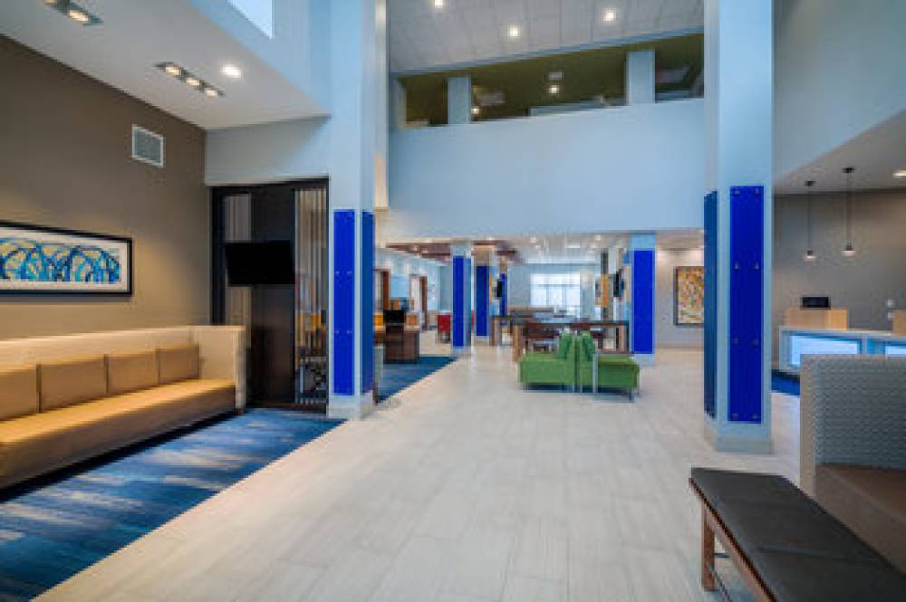Holiday Inn Express & Suites St Peters