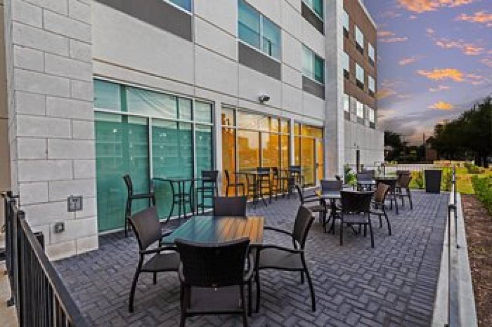 Holiday Inn Express & Suites STAFFORD NW - SUGAR LAND 3