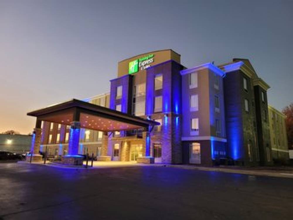 Holiday Inn Express & Suites Starkville