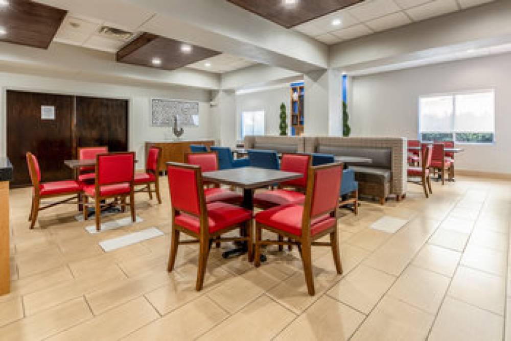 Holiday Inn Express & Suites STATESVILLE 6