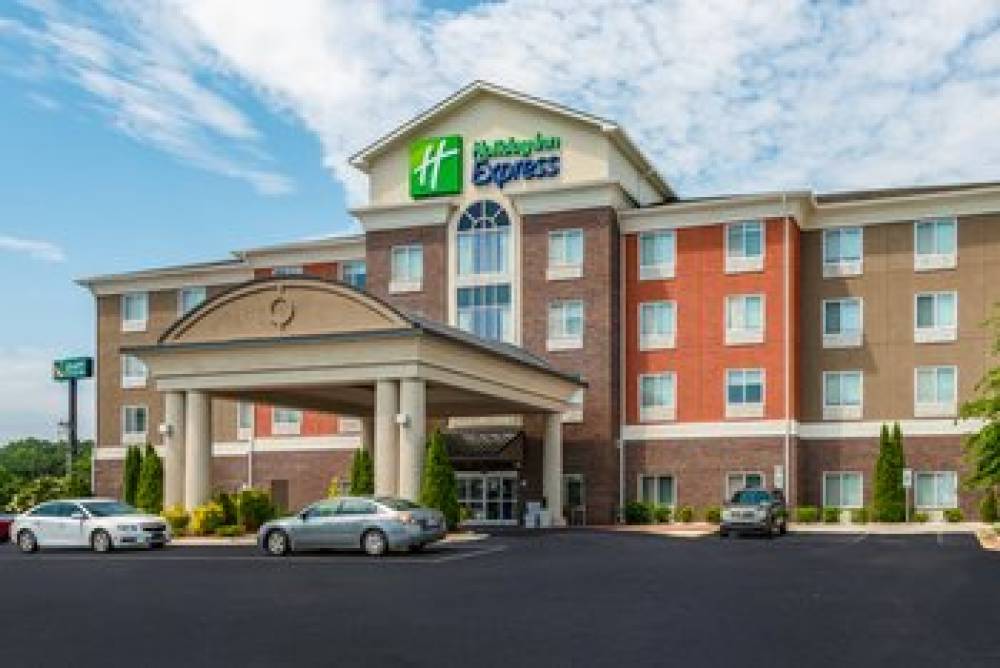 Holiday Inn Express & Suites STATESVILLE 8
