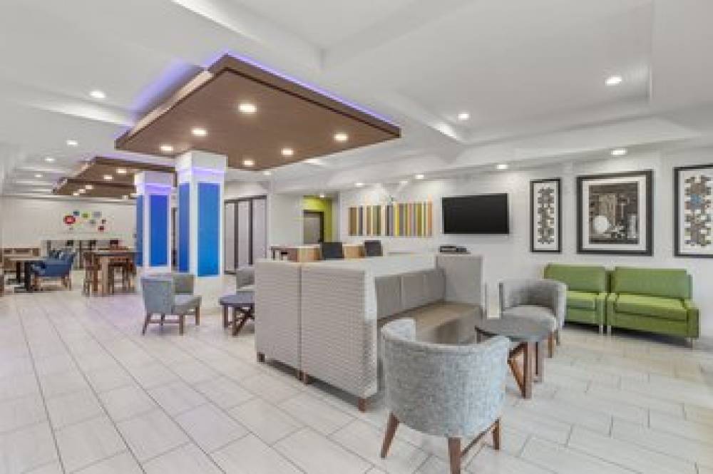 Holiday Inn Express & Suites TACOMA 10