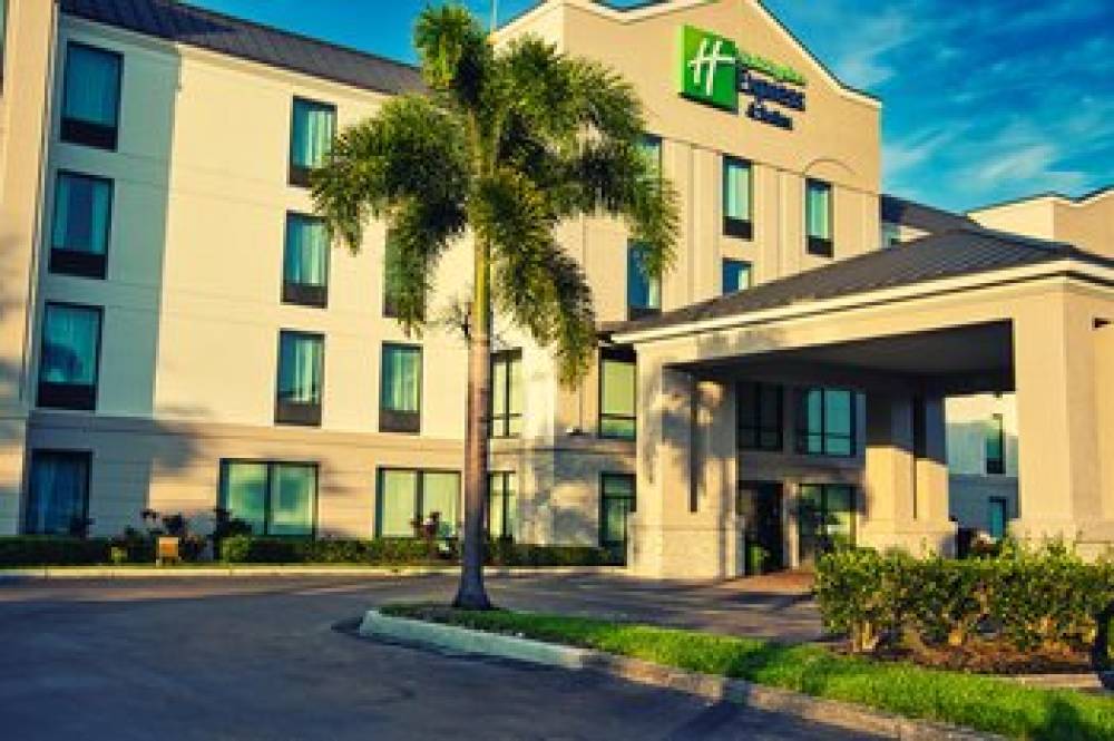 Holiday Inn Express & Suites TAMPA NORTHWEST-OLDSMAR 1