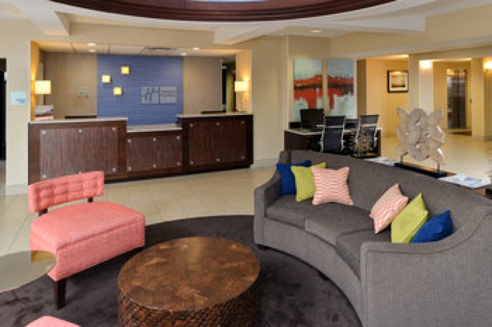 Holiday Inn Express & Suites Tampa/Rocky Point Island
