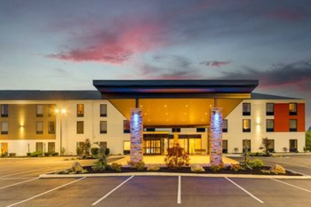 Holiday Inn Express & Suites TROY 9
