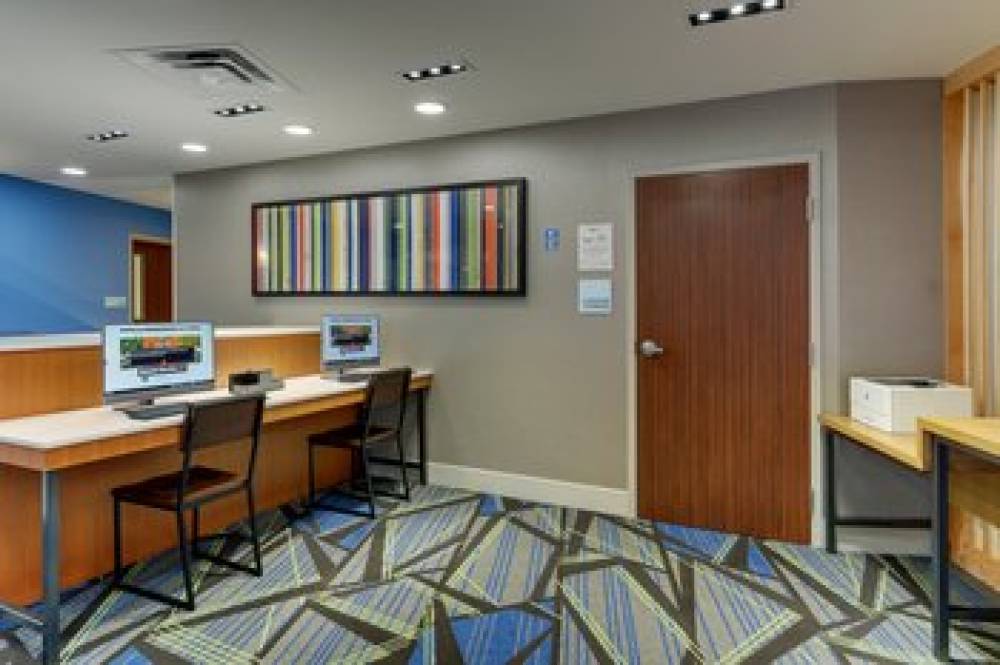 Holiday Inn Express & Suites TROY 7