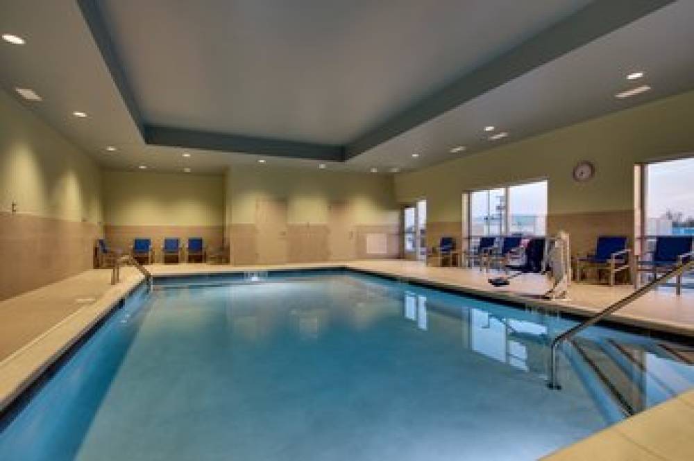 Holiday Inn Express & Suites TROY 2