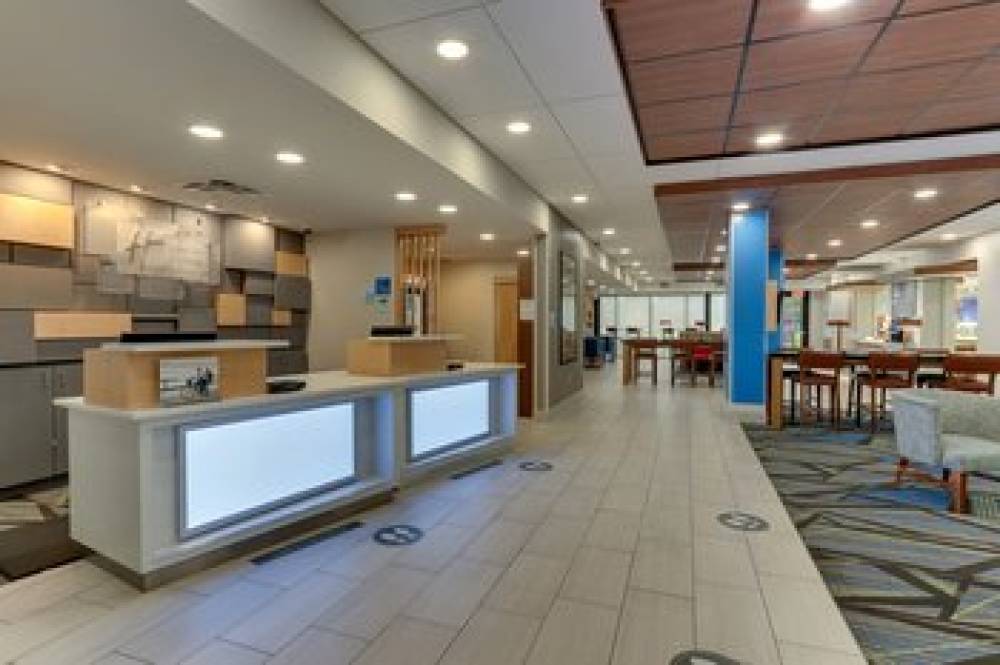 Holiday Inn Express & Suites TROY 6