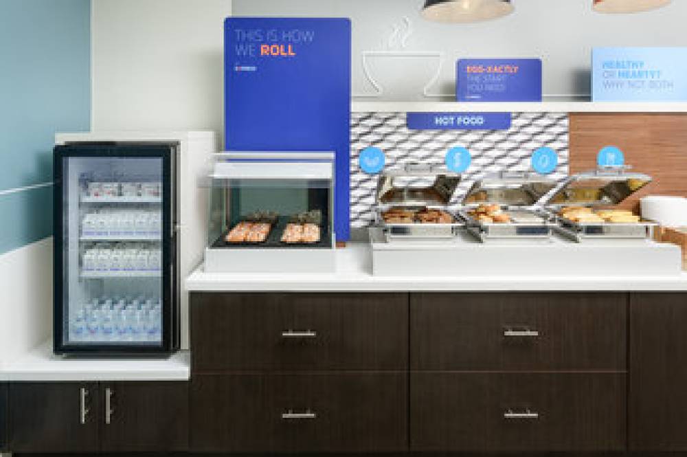 Holiday Inn Express & Suites TULLAHOMA 4