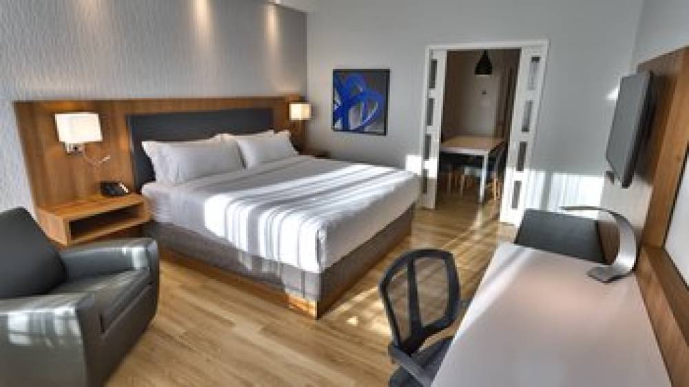 Holiday Inn Express & Suites VAUDREUIL - DORION 9