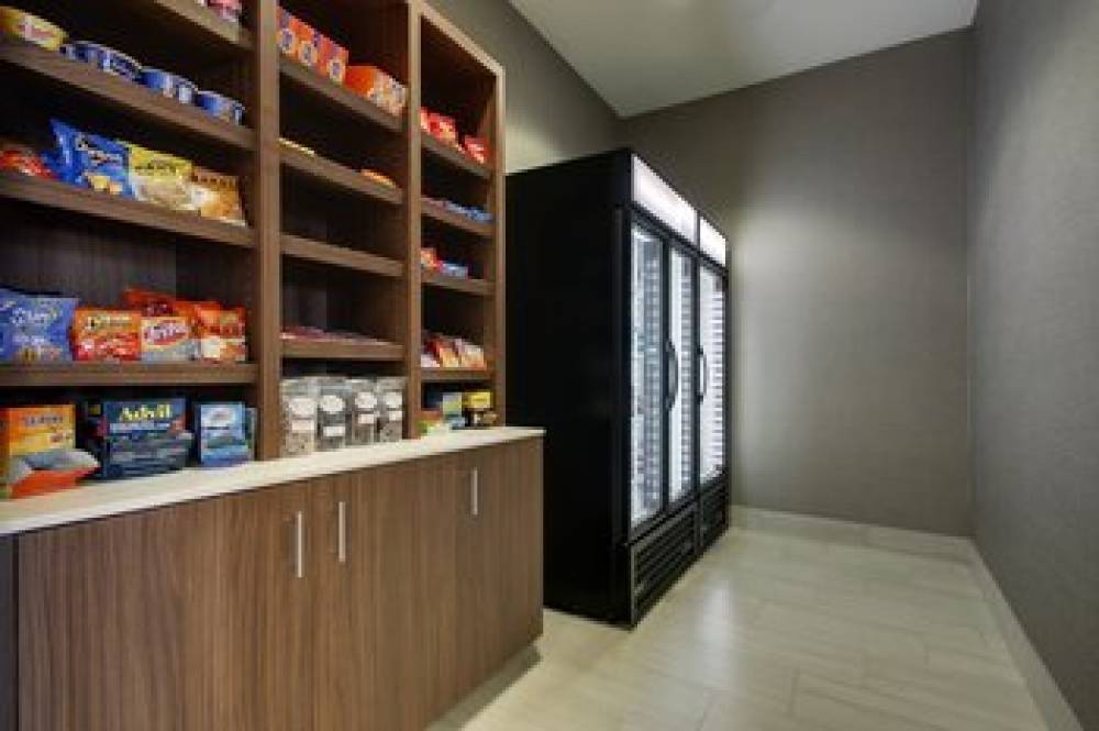 Holiday Inn Express & Suites VERNON COLLEGE AREA (HWY 287) 9