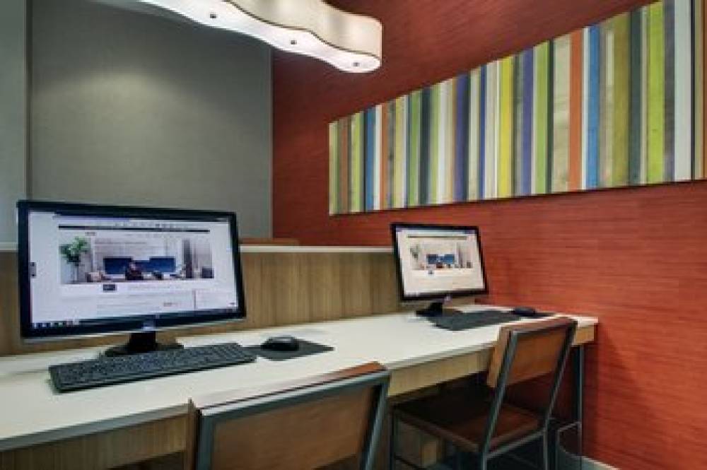 Holiday Inn Express & Suites VERNON COLLEGE AREA (HWY 287) 7