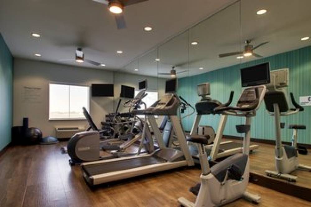 Holiday Inn Express & Suites VERNON COLLEGE AREA (HWY 287) 4