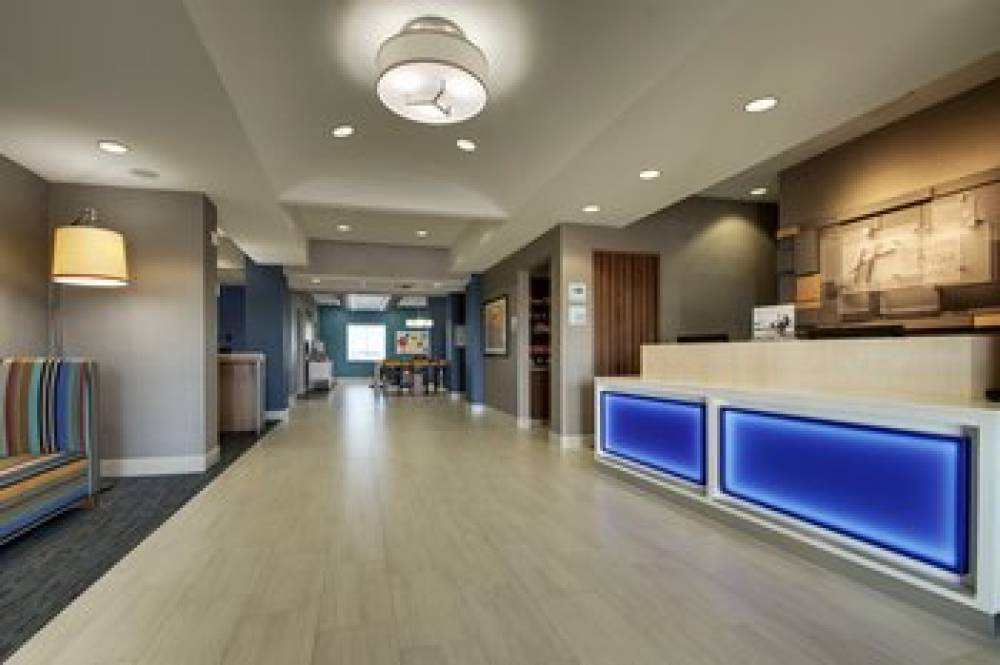 Holiday Inn Express & Suites VERNON COLLEGE AREA (HWY 287) 5