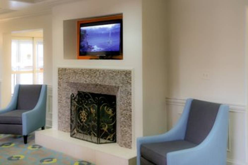 Holiday Inn Express & Suites VICKSBURG 6