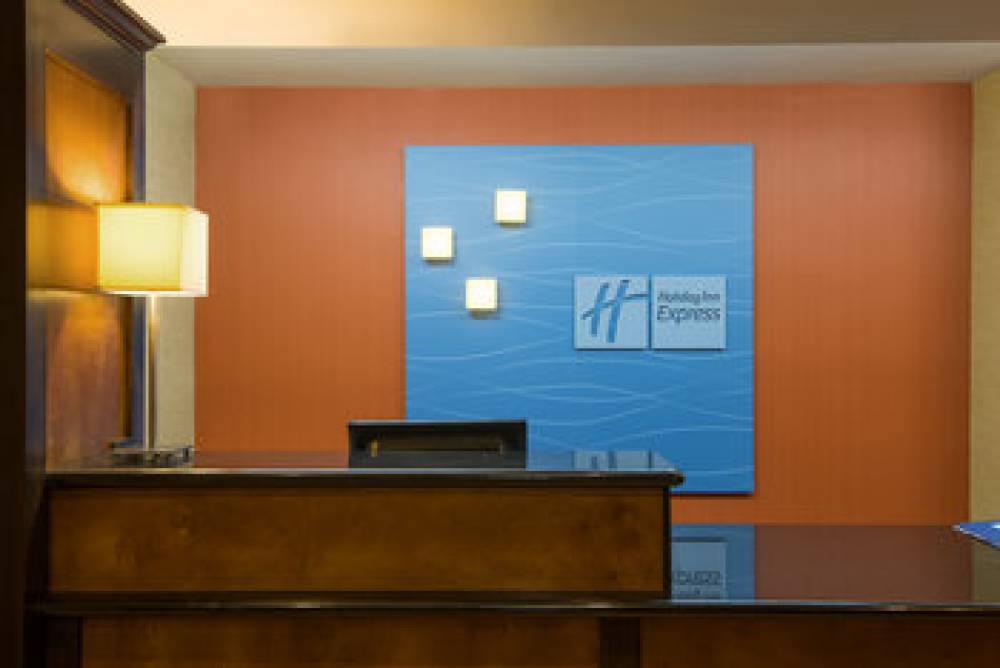 Holiday Inn Express & Suites WAUSEON 9