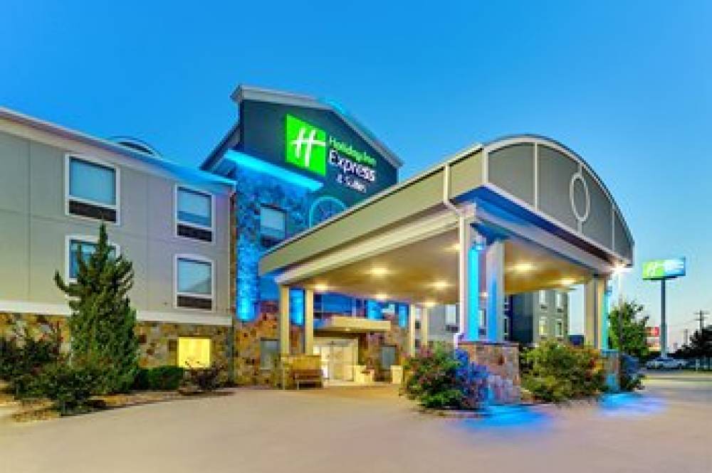 Holiday Inn Express & Suites WEATHERFORD 3