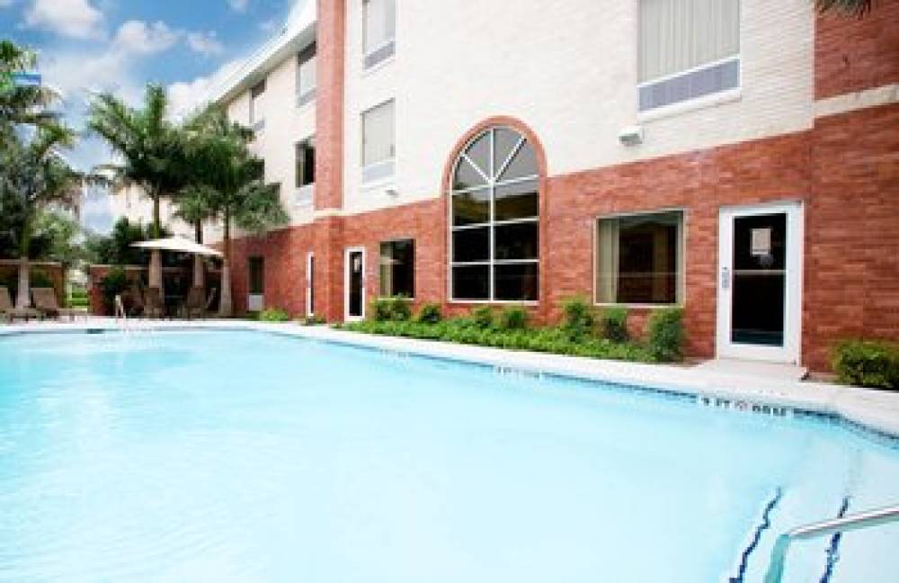 Holiday Inn Express & Suites WESLACO 2
