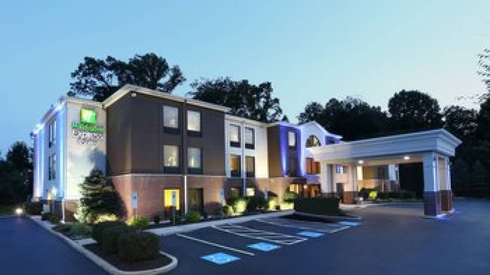 Holiday Inn Express & Suites West Chester