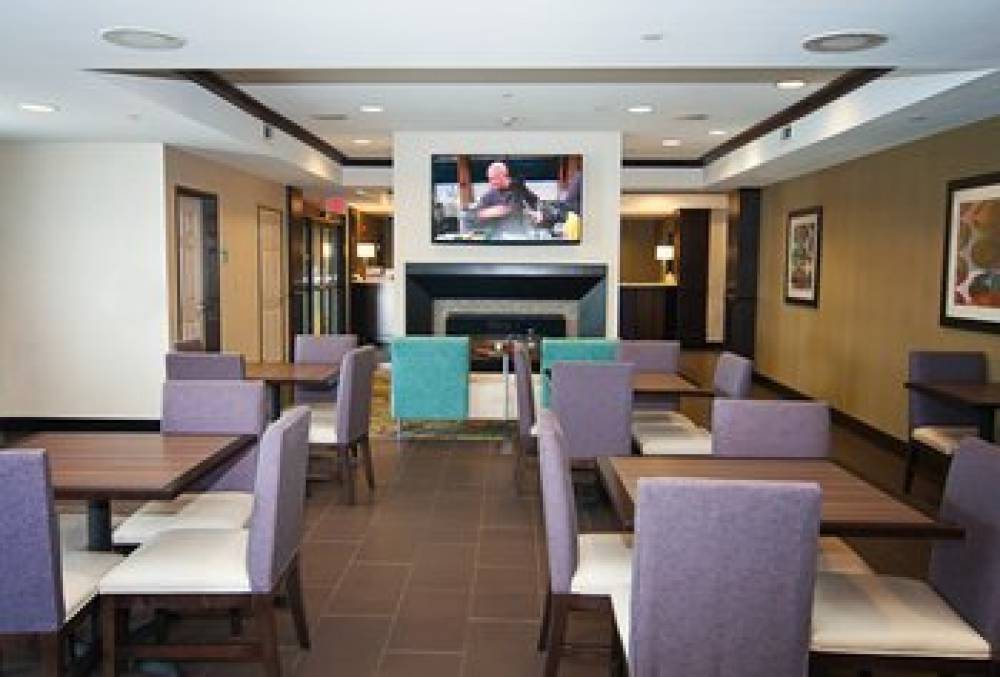 Holiday Inn Express & Suites WICHITA NORTHEAST 2