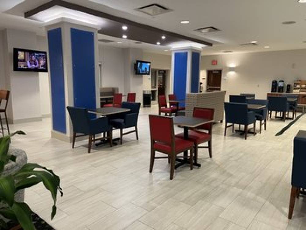 Holiday Inn Express & Suites WILLIAMSPORT 8