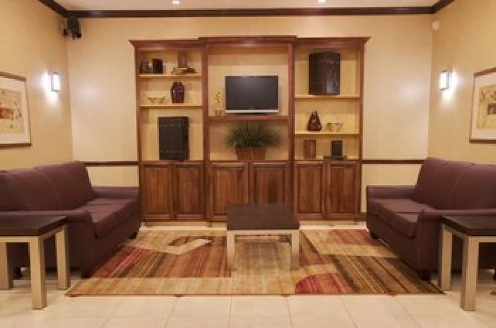 Holiday Inn Express & Suites Winnie