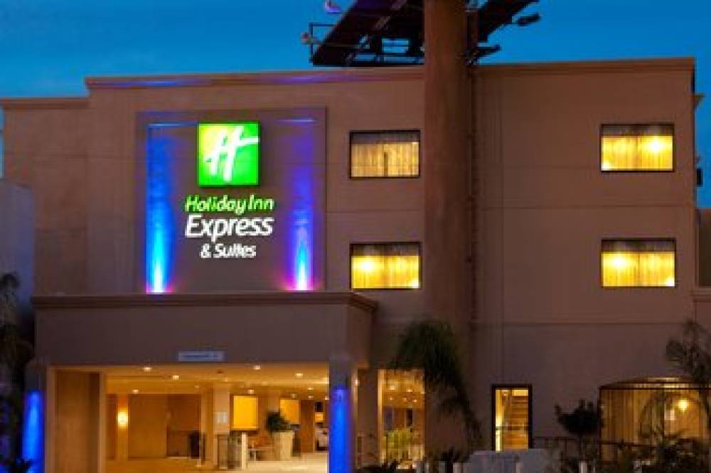 Holiday Inn Express & Suites Woodland Hills