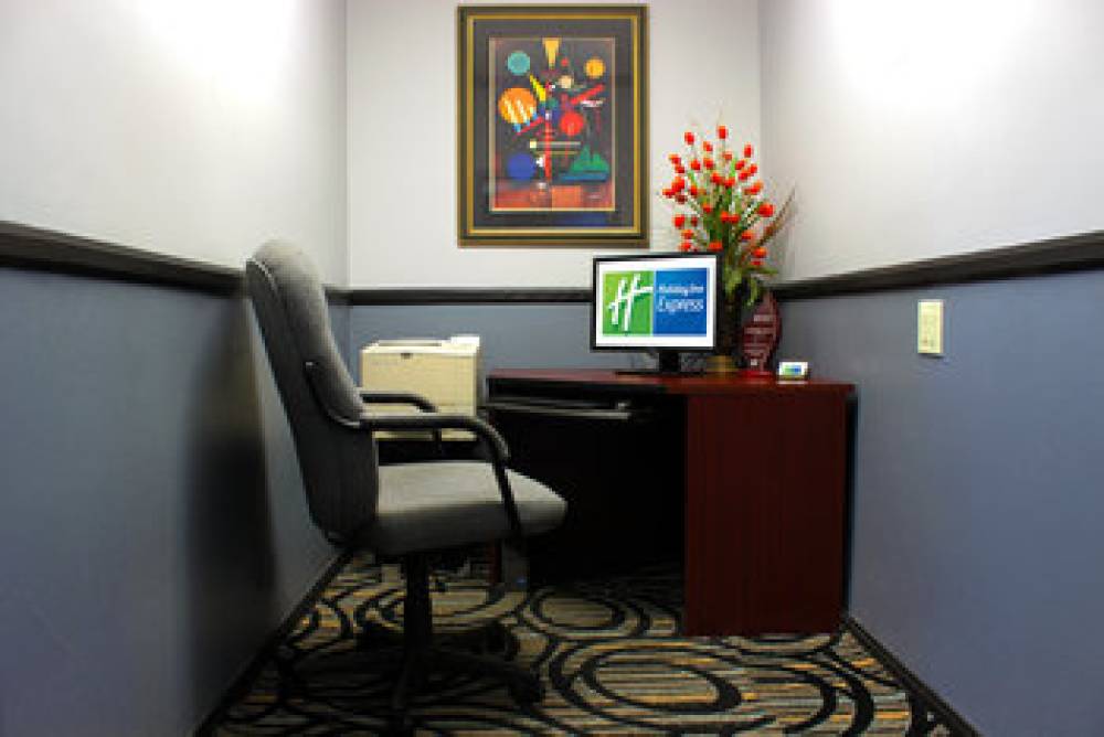 Holiday Inn Express VAN NUYS 3