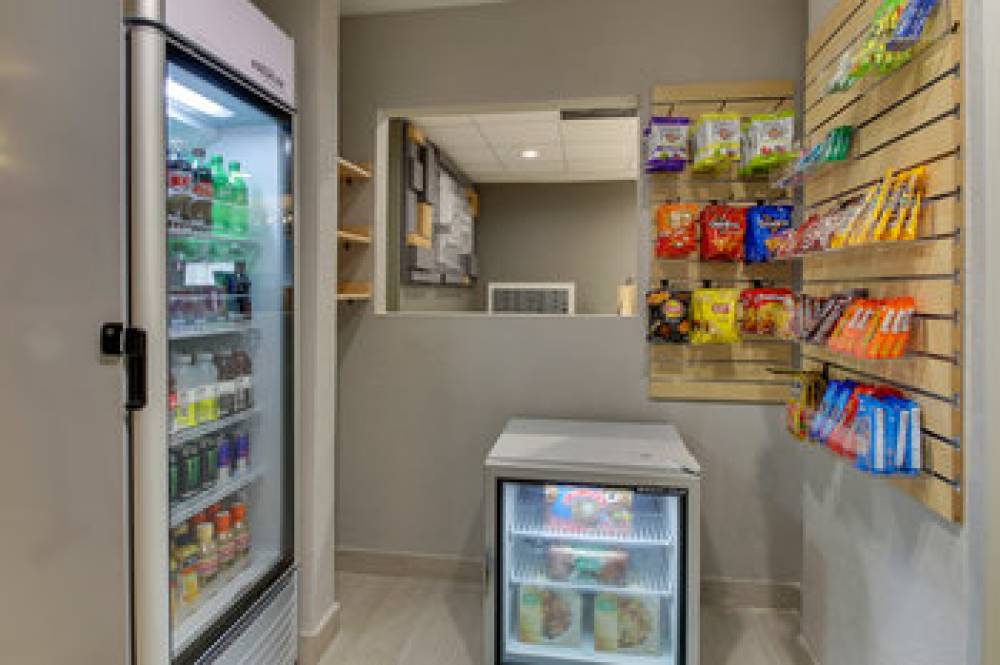 Holiday Inn Express WEST PALM BEACH METROCENTRE 10