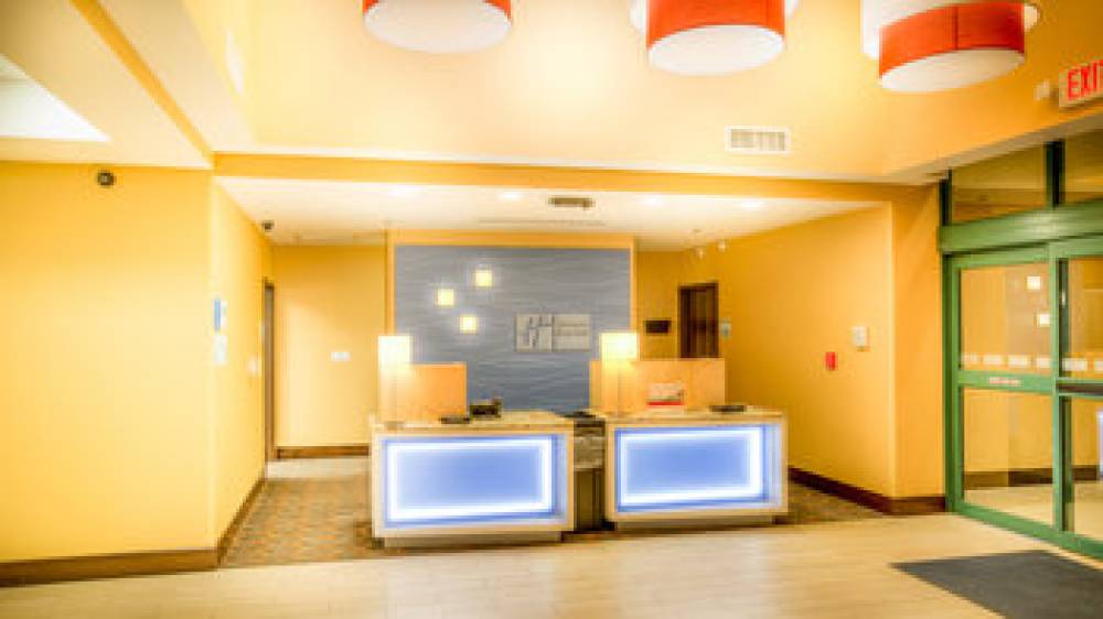 Holiday Inn Express WICHITA SOUTH 2