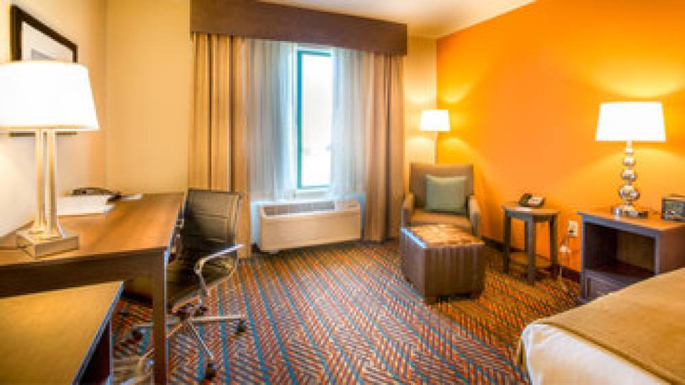 Holiday Inn Express WICHITA SOUTH 6
