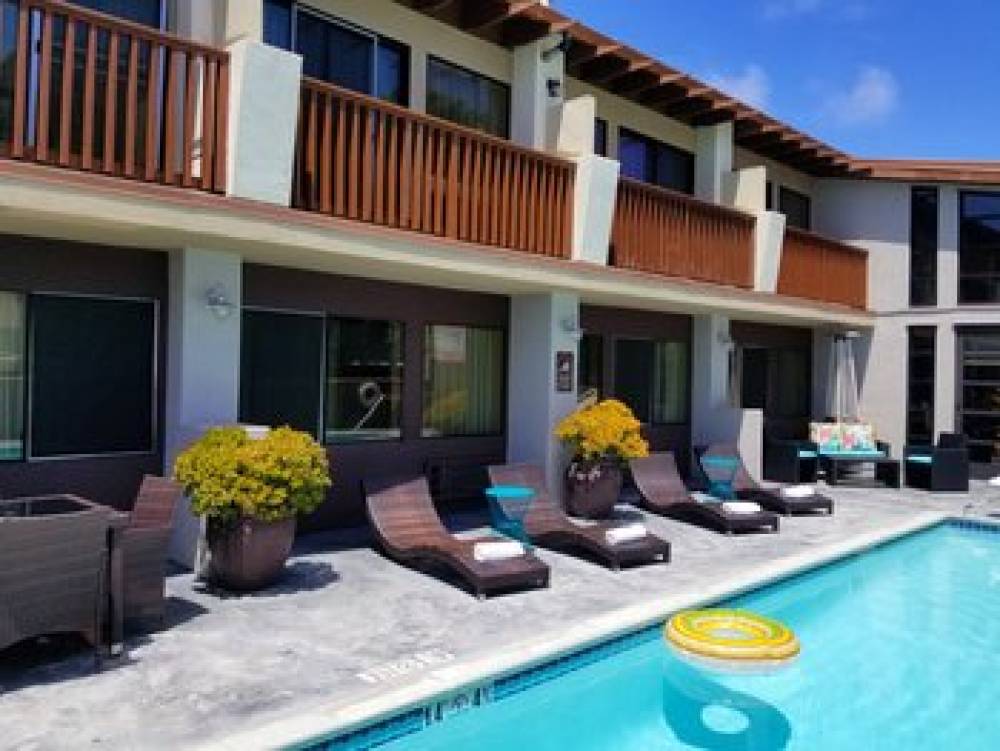 HOLIDAY INN EXPSTES SOLANA BCH BY I 6