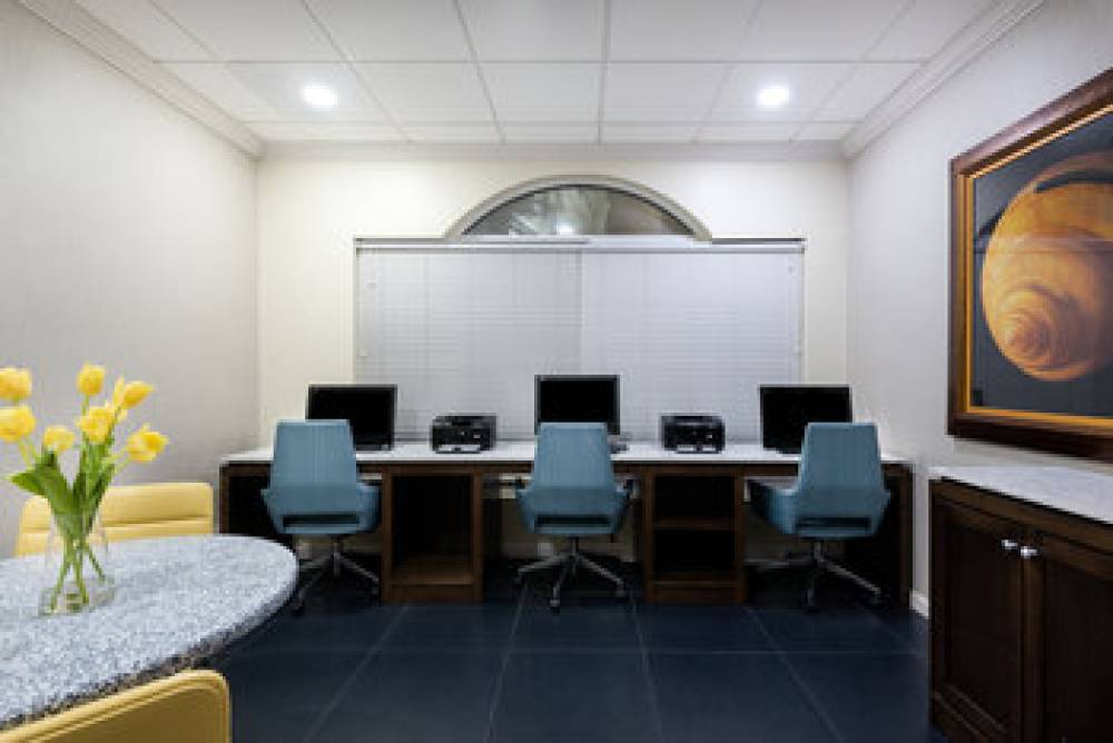 HOLIDAY INN AIRPORT BY IHG 3