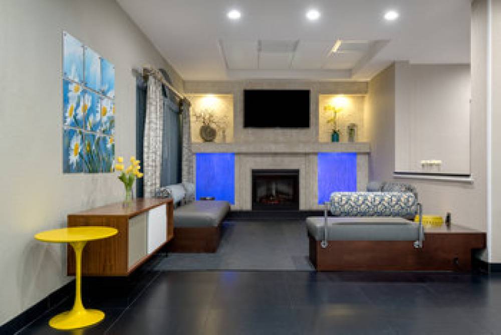 HOLIDAY INN AIRPORT BY IHG 5