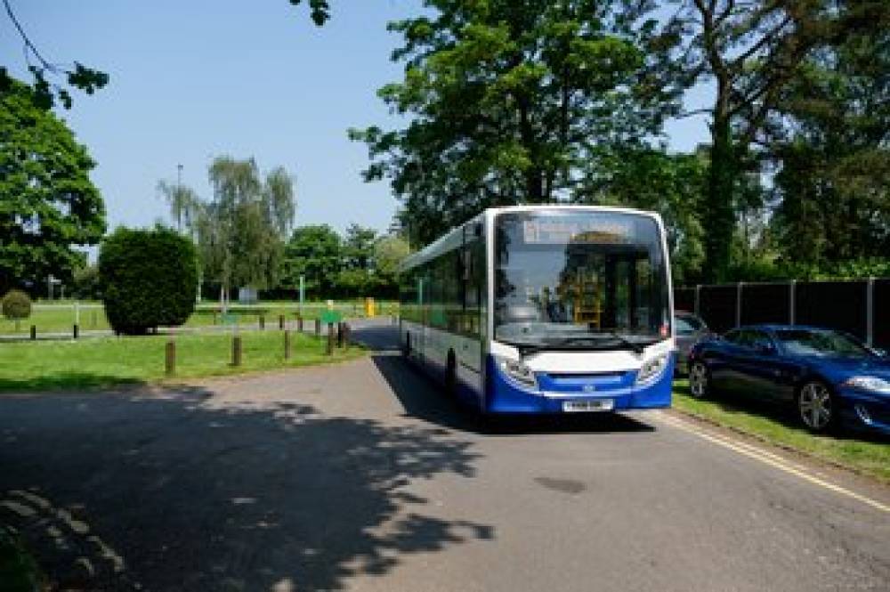 HOLIDAY INN GATWICK AIRPORT BY IHG 8