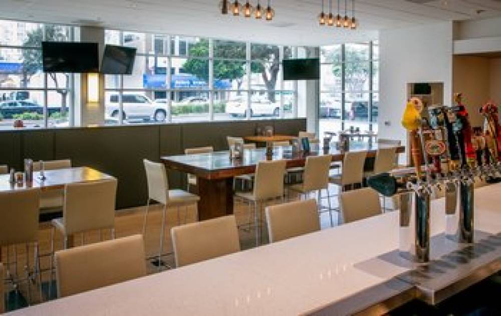 HOLIDAY INN GOLDEN GATEWAY 8