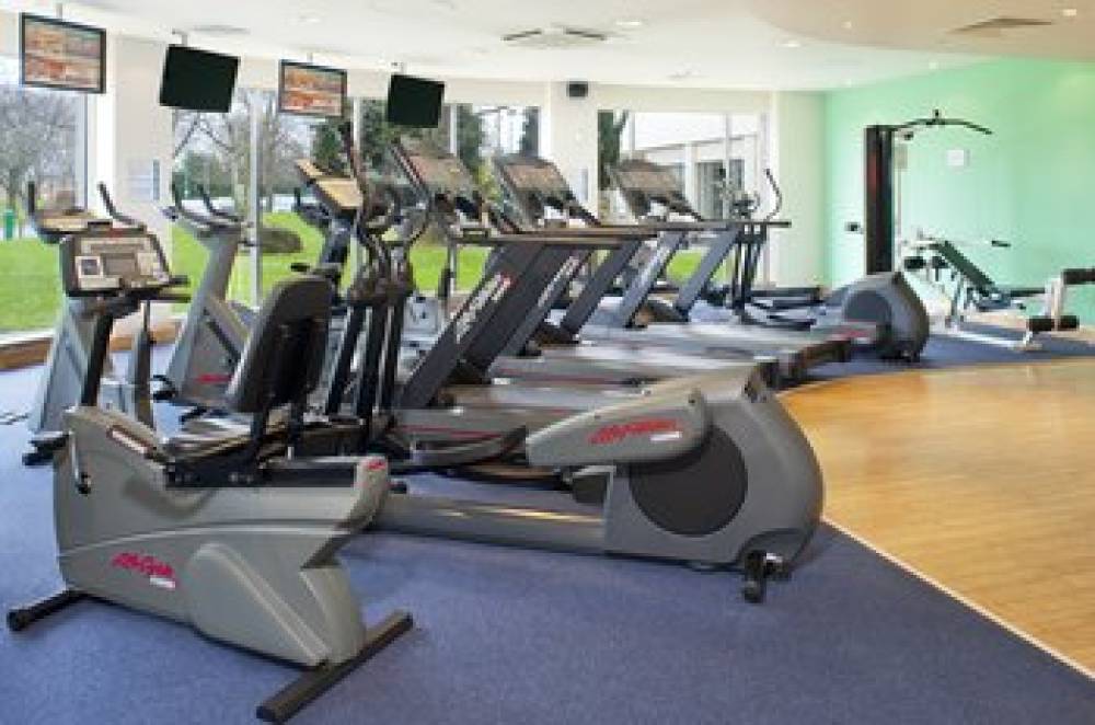 HOLIDAY INN HEATHROW M4 JCT 4 BY IH 2