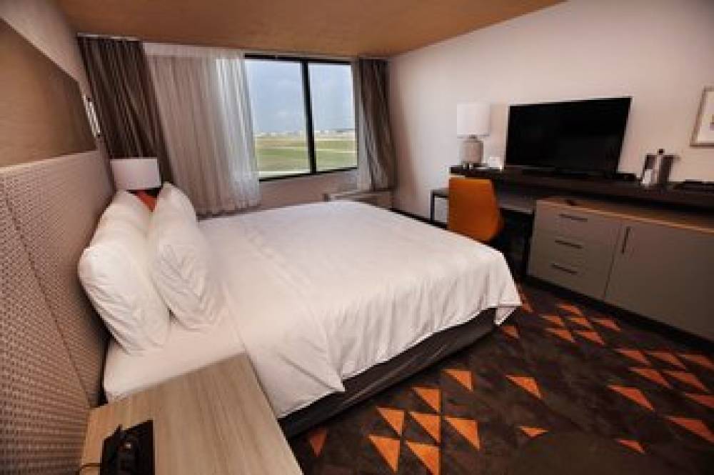 HOLIDAY INN HOBBY AIRPORT 2