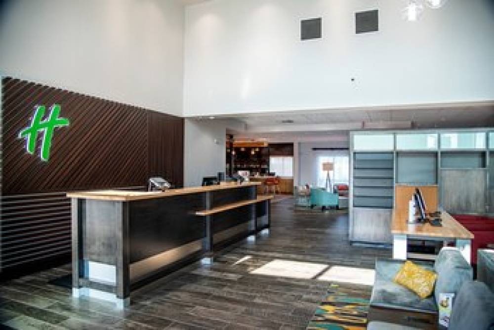 Holiday Inn Htl Stes Airport